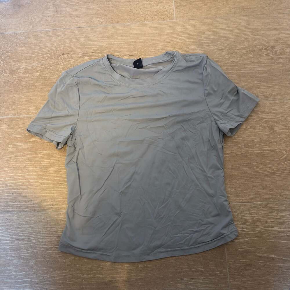 Shein Gray Cropped T-Shirt Size Medium
